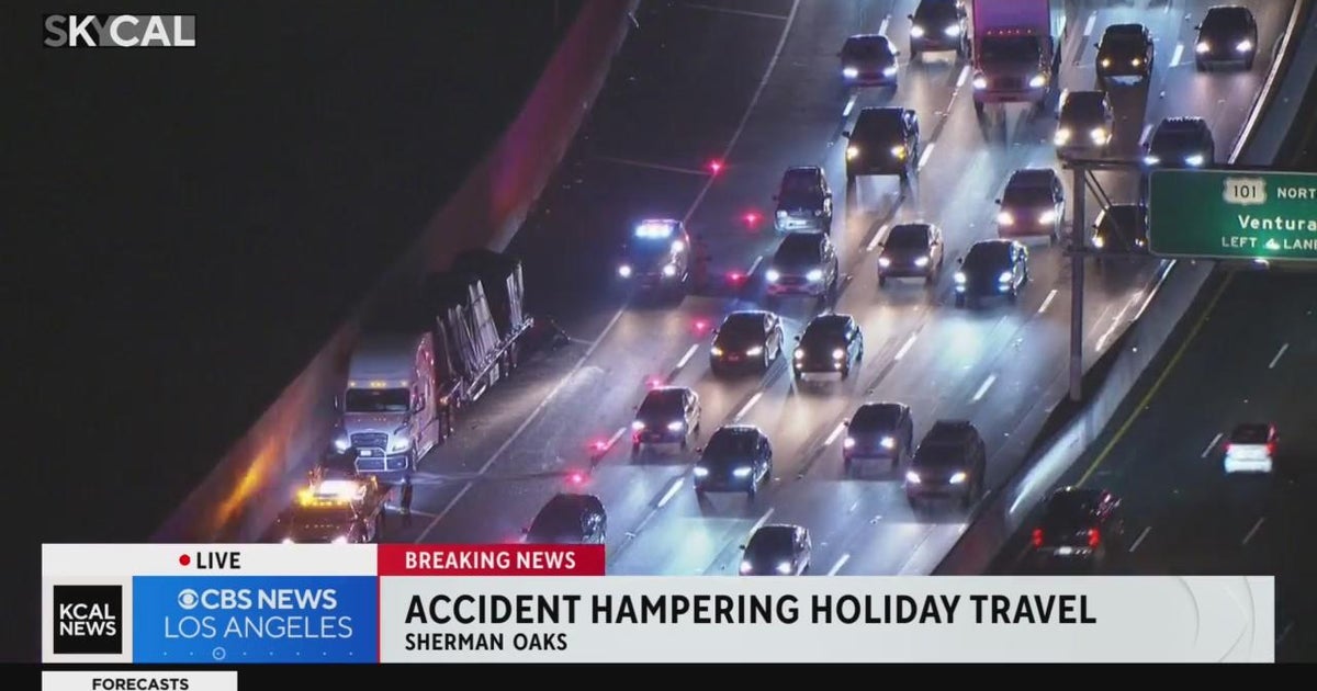 Crash on 101 FWY creates backup in Sherman Oaks CBS Los Angeles