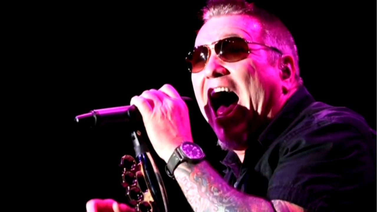 Smash Mouth singer Steve Harwell dies at 56 - CBS News