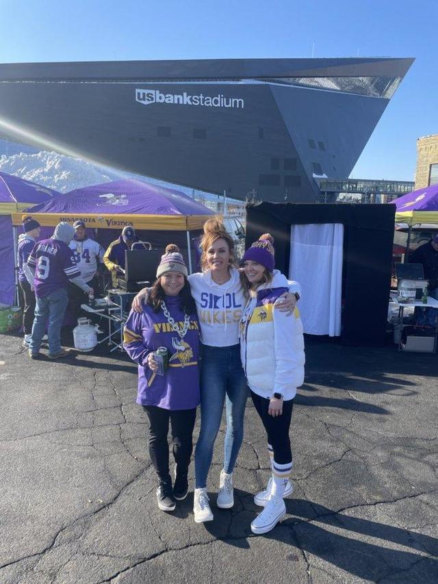 As Vikings' season kicks off, a look at the true price of tailgating - CBS  Minnesota