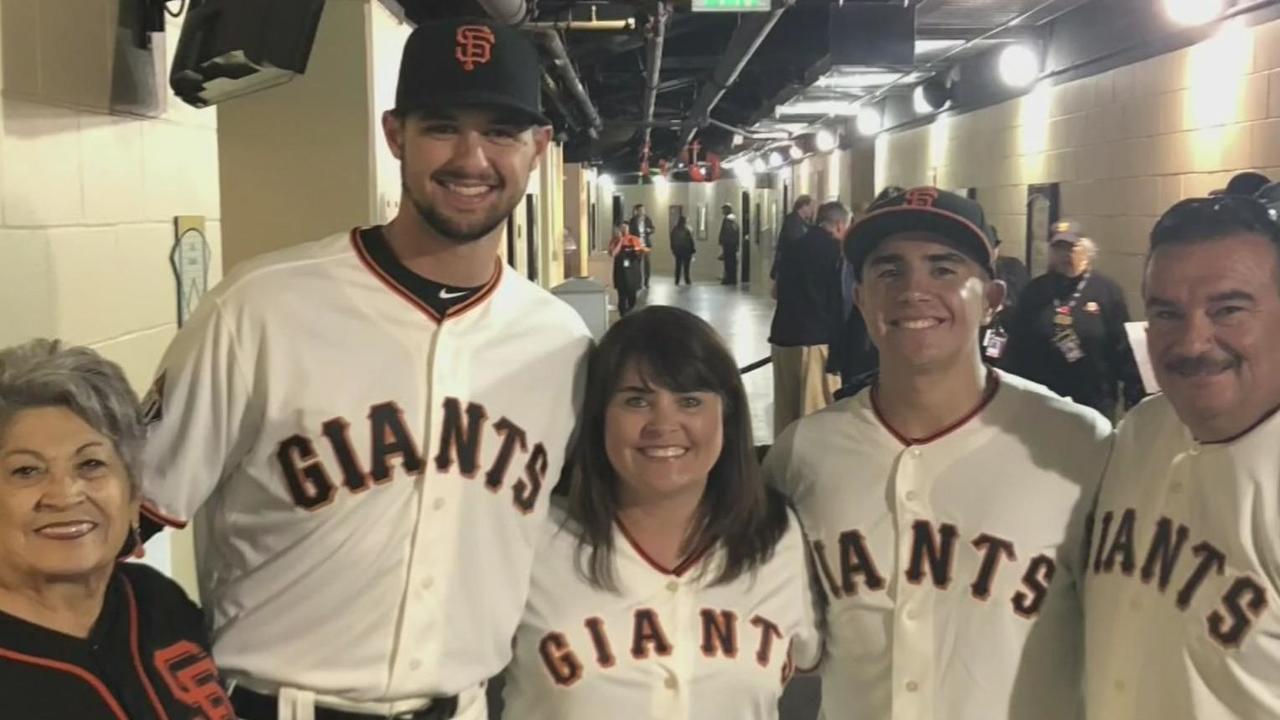 Face of MLB, Giants' Buster Posey on hometown baseball and commercial spots  - CBS News