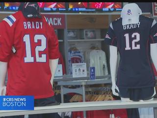 Pats fans line up outside Gillette Stadium pro shop