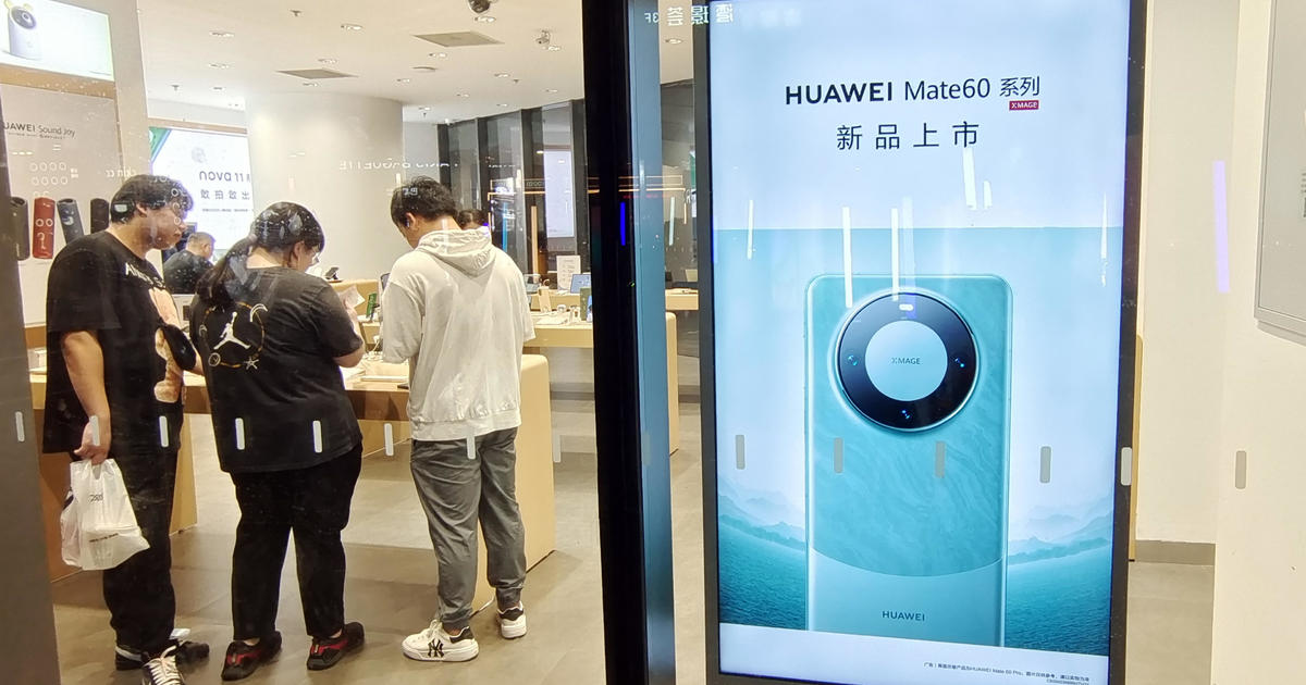 Последният телефон на Huawei, Mate 60 Pro, предизвиква шум сред