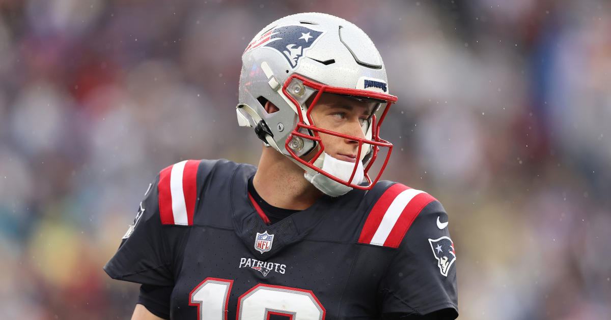 Patriots pull QB Mac Jones after 2 turnovers lead directly to