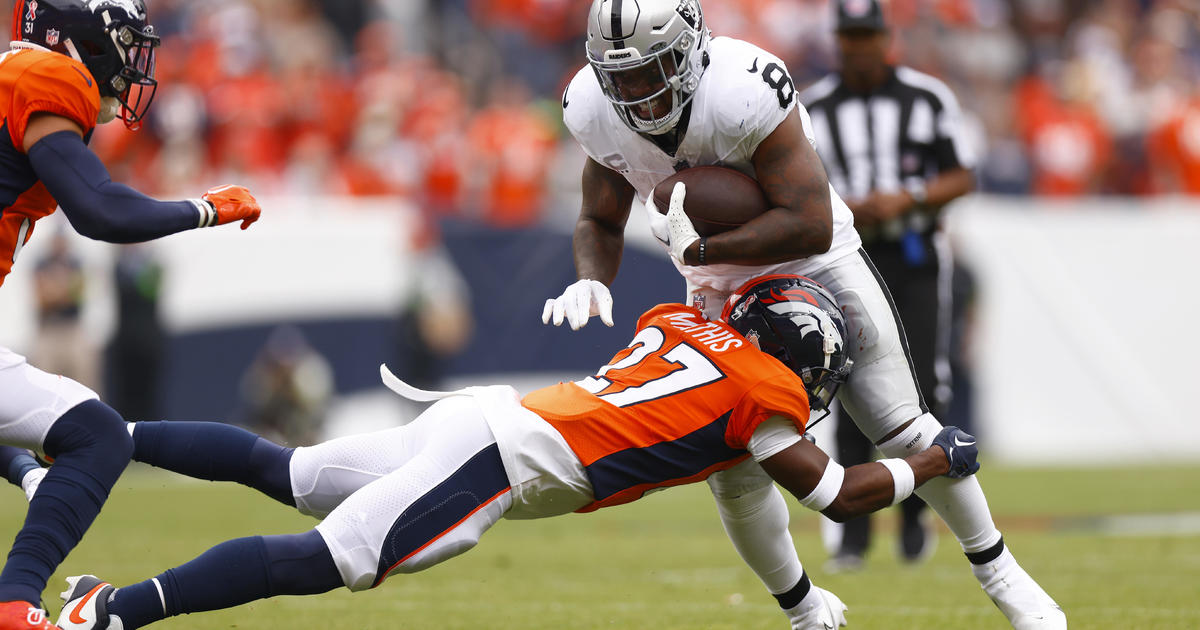 Denver Broncos Fall to Las Vegas Raiders, 17-16: Three Key Takeaways -  Sports Illustrated Mile High Huddle: Denver Broncos News, Analysis and More