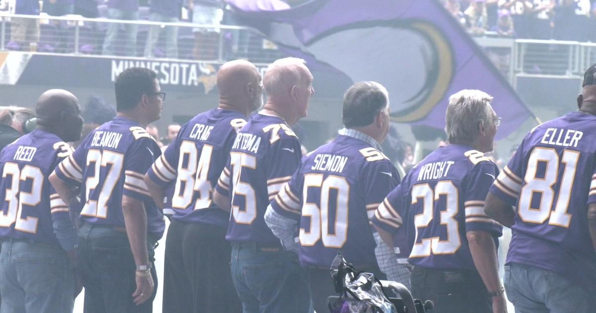 Vikings honor legends coached by Bud Grant at home opener