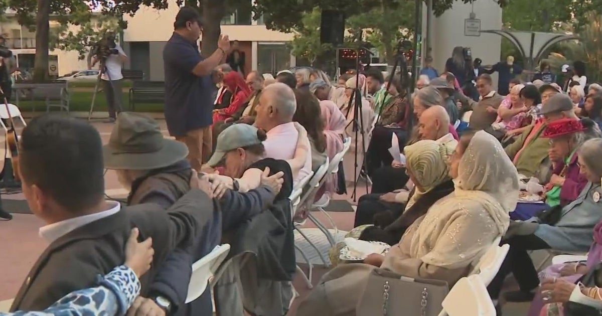 Multifaith peace picnic held in Palo Alto CBS San Francisco