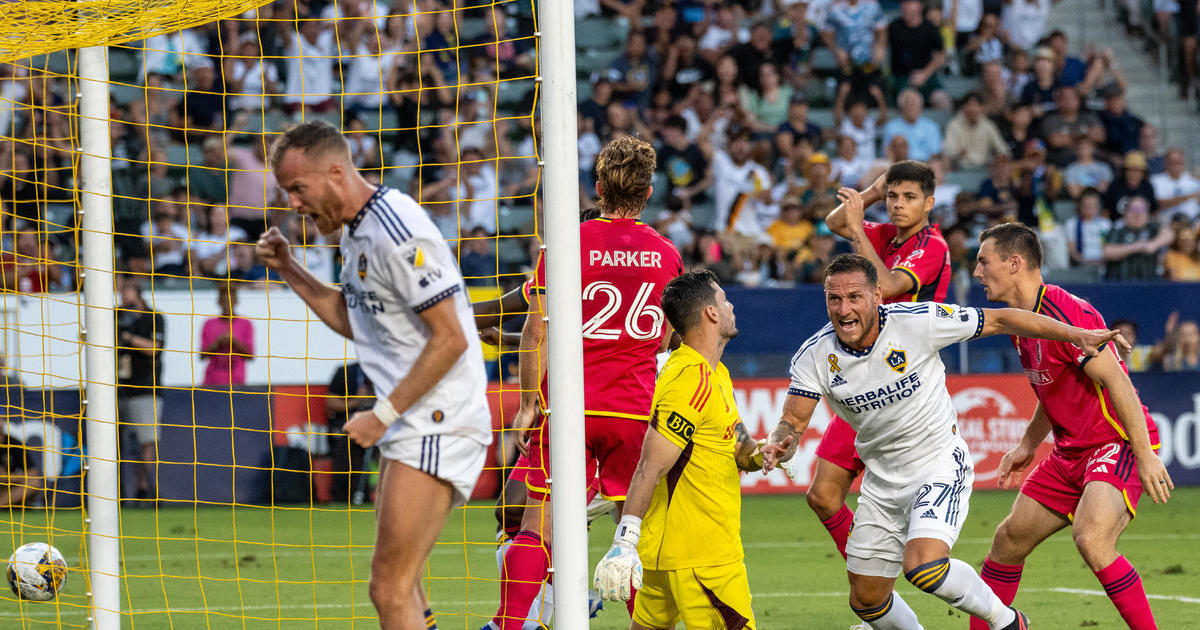 Download Riqui Puig Debut LA Galaxy VS. Sounders Wallpaper