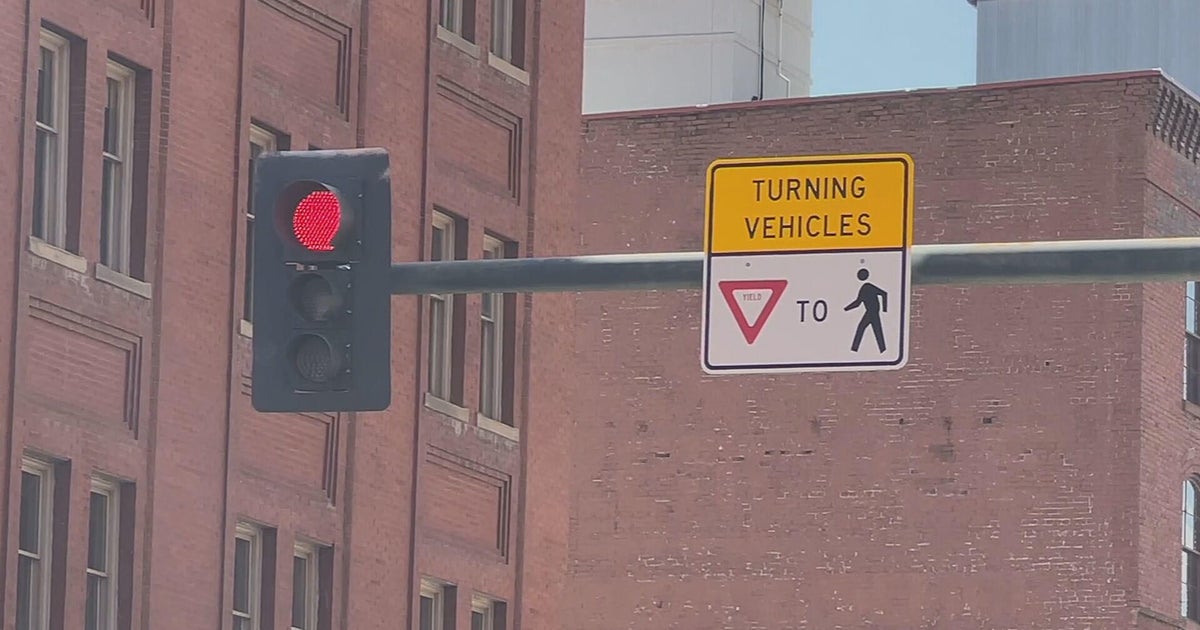 Right turns on red face uncertain future in Denver - CBS Colorado
