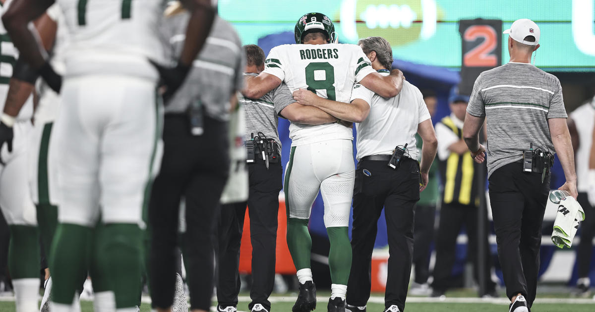 Jets' Aaron Rodgers says he 'will rise yet again' in first comments since  season-ending injury