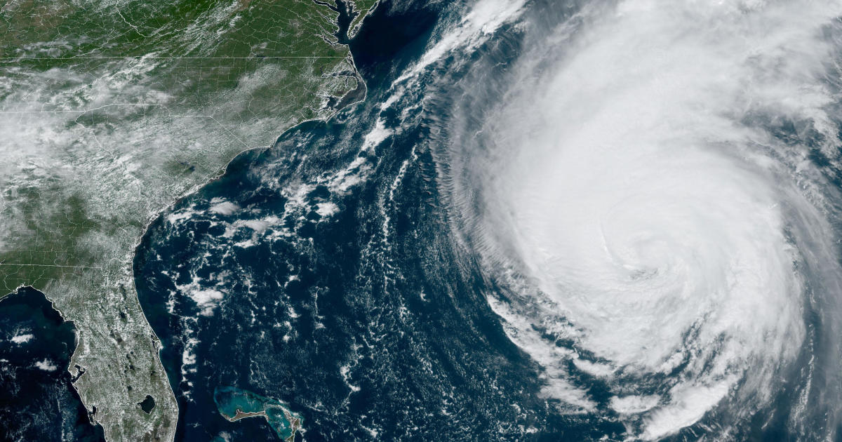 Ураганът Лий се движи към Нова Англия и Канада с буря от категория 1, която се очаква да бъде „голяма и опасна“