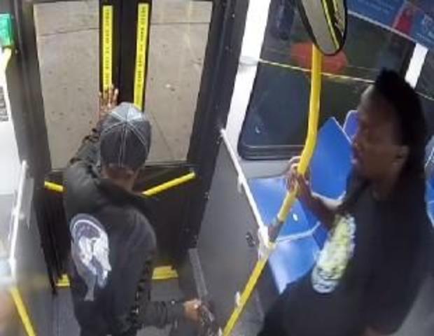 95-cta-bus-robbery-suspects.jpg 