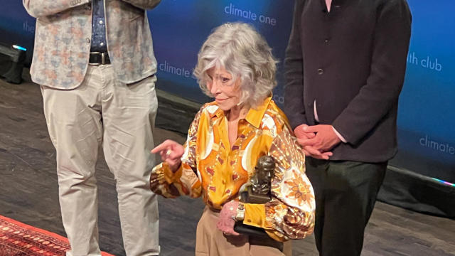 Jane Fonda Accepts Steinbeck Award in S.F. 