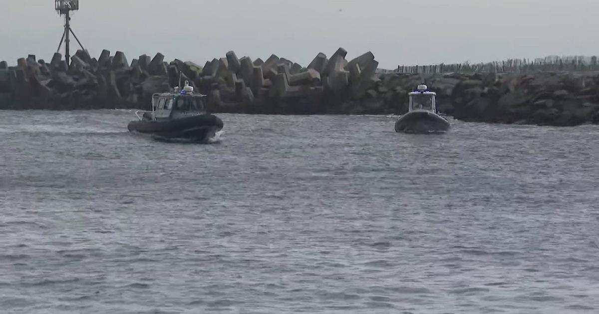 Hurricane Lee complicates search for missing man after boat capsized in  Manasquan Inlet in New Jersey - CBS New York