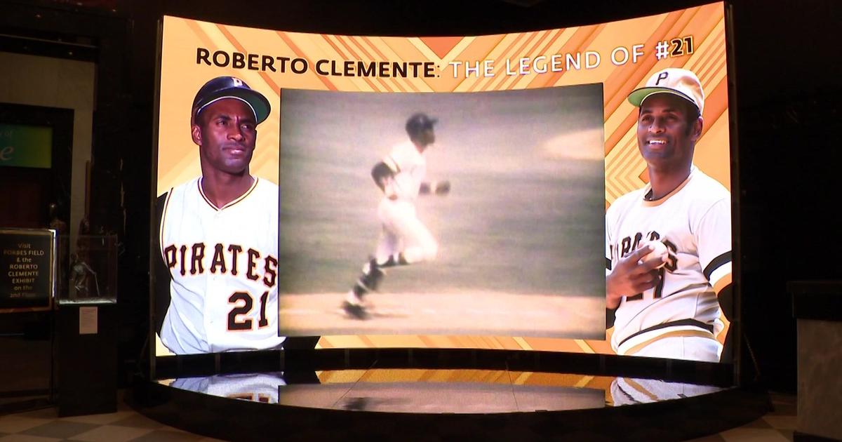 MLB allows more players to wear No. 21 to honor Roberto Clemente