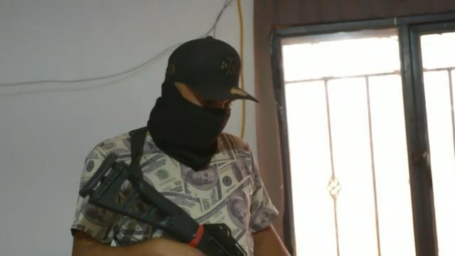 cbsn-fusion-cbs-reports-documentary-examines-americans-arming-mexican-drug-cartels-thumbnail-2293947-640x360.jpg 