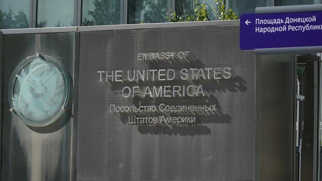 cbsn-fusion-russian-officials-expel-two-us-diplomats-thumbnail-2292035-640x360.jpg 