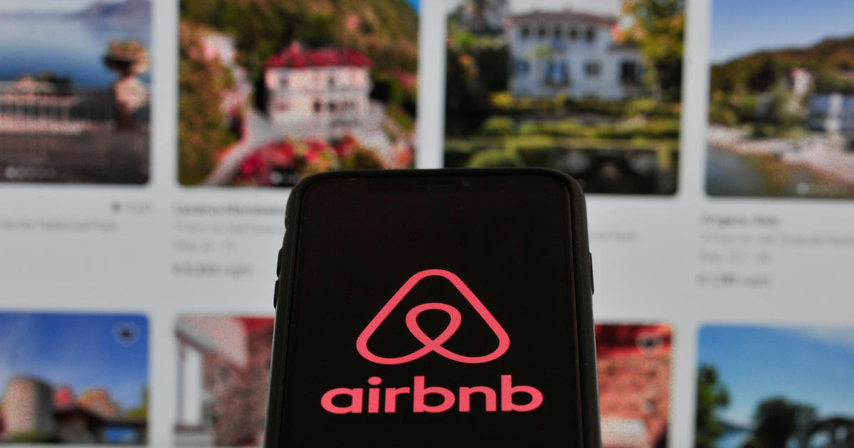Когато Бърнард Чарлз създаде акаунт в Airbnb за да резервира