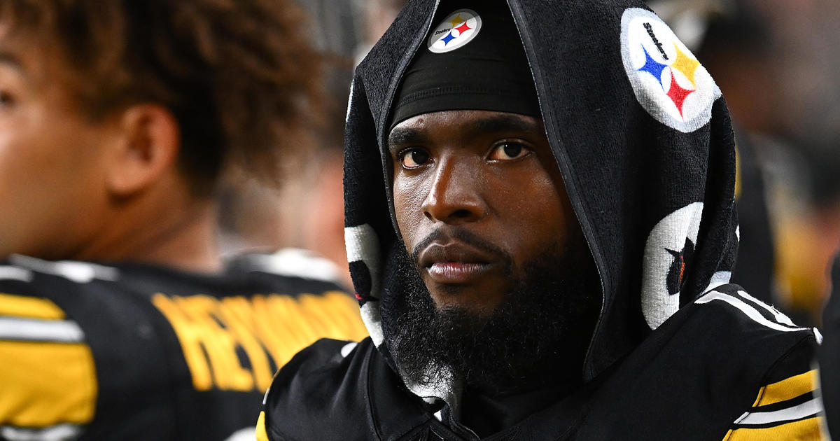 Pittsburgh Steelers wide receiver Diontae Johnson runs against the Tampa Bay  Buccaneers during an NFL football game at Acrisure Stadium, Sunday, Oct.  16, 2022 in Pittsburgh. (Winslow Townson/AP Images for Panini Stock