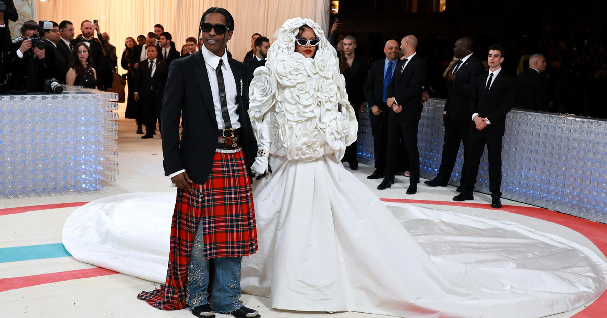 Rihanna и A$AP Rocky дебютираха с най-новото попълнение в семейството