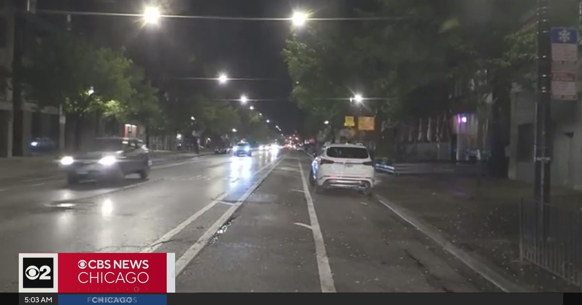 4 armed robberies reported within 15 minutes on Northwest Side - CBS ...