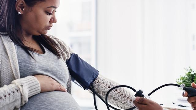 cbsn-fusion-pregnant-women-now-recommended-to-screen-for-blood-pressure-conditions-at-all-prenatal-checkups-thumbnail-2313504-640x360.jpg 