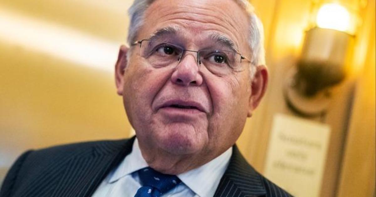 Sen. Menendez gives up committee chairmanship amid indictment