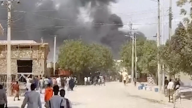  
Car bombing at Somali checkpoint kills at least 15, officials say 
An explosives-laden vehicle has detonated at a security checkpoint in the central Somalia city of Beledweyne. 
5H ago