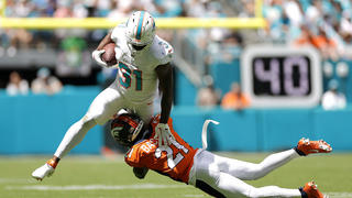 Miami Dolphins Score 70 Points in Victory over Denver Broncos, Second-Most  Points in NFL Regular Season Game - BVM Sports