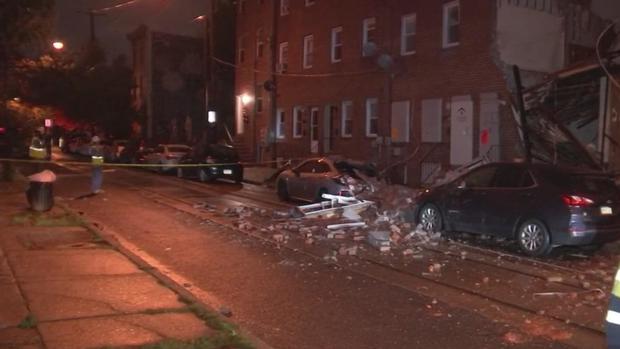 House collapses in North Philadelphia, several cars damaged 