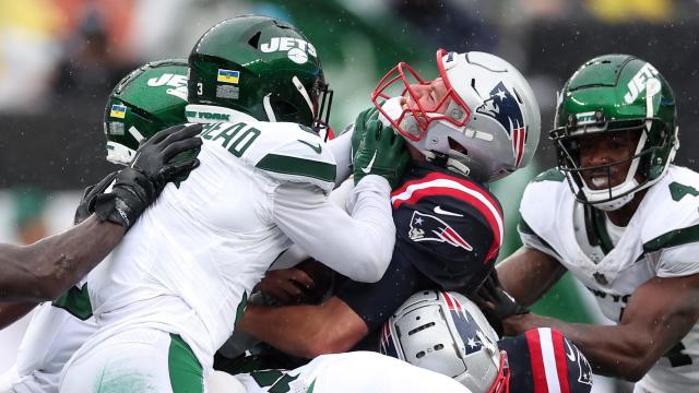 Boston columnist slams Jets' 'ineptitude' for loss to Patriots