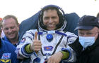0927-en-astronaut.jpg 