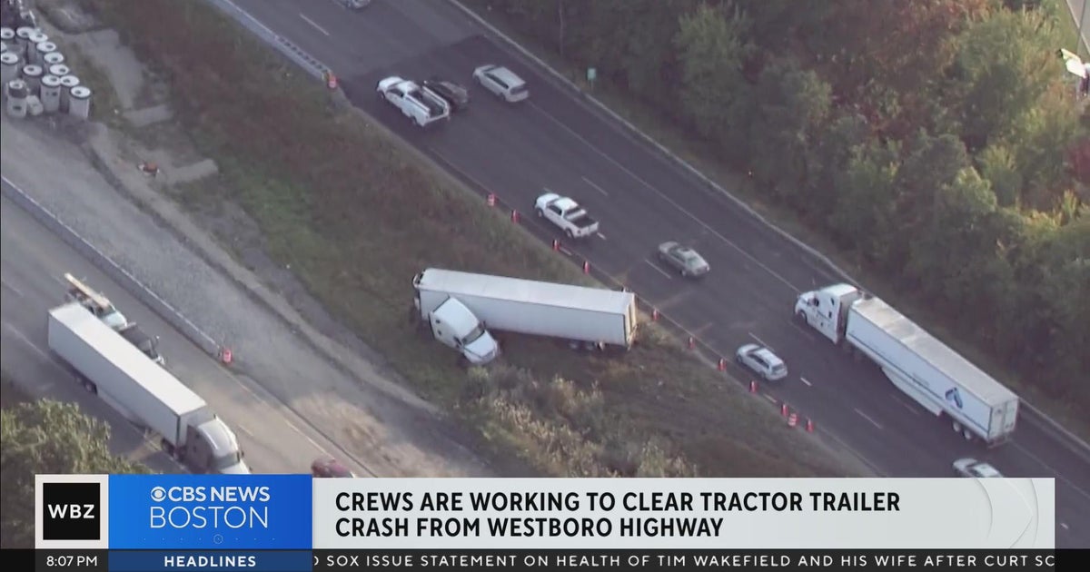 Jackknifed tractortrailer slows evening commute on I495 CBS Boston