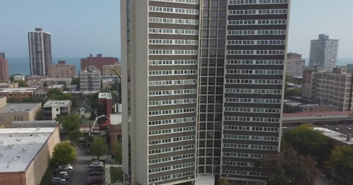 3 people found unresponsive inside Chicago apartment, death