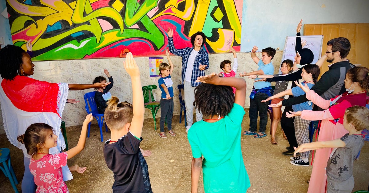 The community of traveling families using the globe as their classroom is growing Welcome to the world school revolution  CBS News The community of traveling families using the globe as their classroom is growing Welcome to the world school revolution  CBS News
