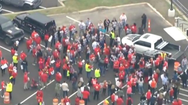 cbsn-fusion-another-7000-uaw-workers-go-on-strike-thumbnail-2332926-640x360.jpg 