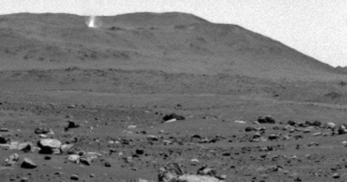 Камера на марсохода Perserverance на НАСА засне прашен дявол висок