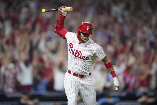 Bryson Stott's grand slam sends Citizens Bank Park into a frenzy