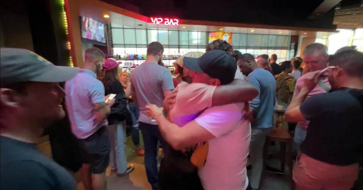 Customers of Triangle Bar say goodbye to one of Denver's first LGBTQ+ ...