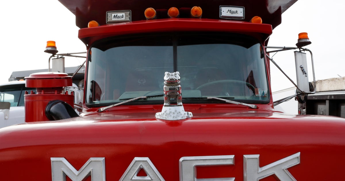 Workers at Mack Trucks reject contract and join the thousands of UAW picketers already on strike - Vimarsana News