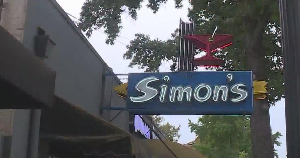 Iconic Sacramento bar frequented by powerful politicians to close its doors