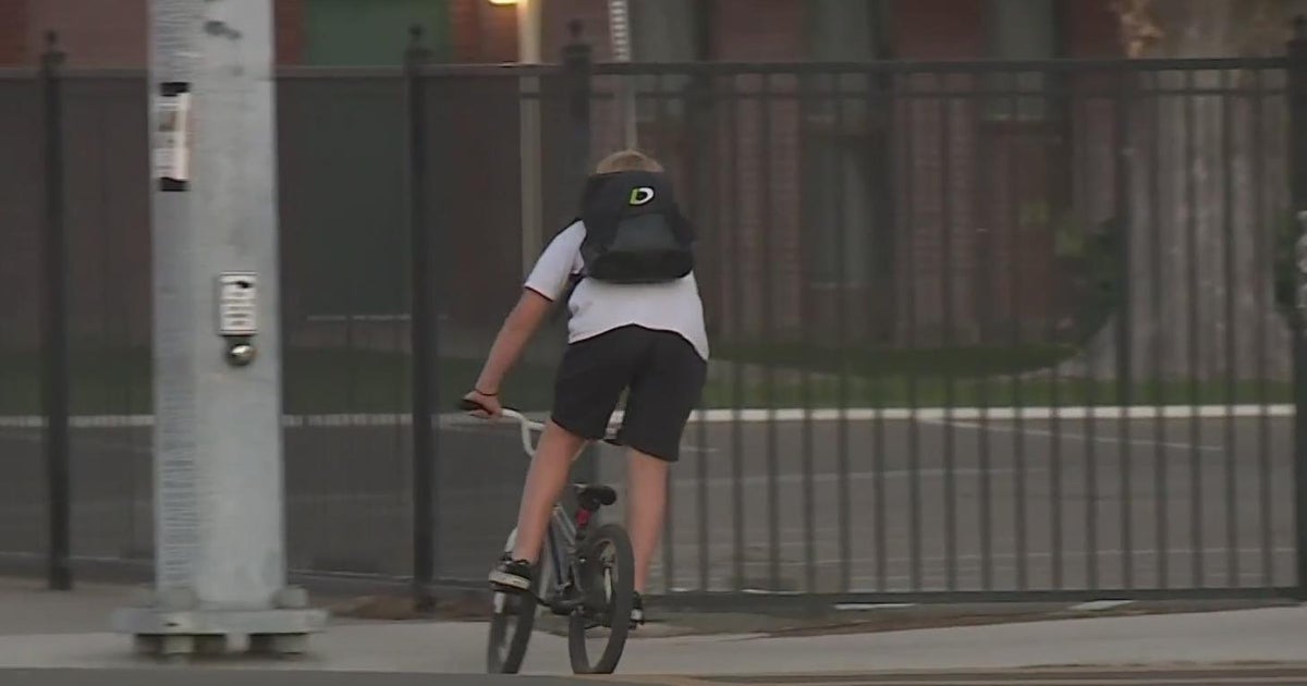 Manteca cracking down on trend involving bicyclists swerving into traffic Manteca cracking down on trend involving bicyclists swerving into traffic
