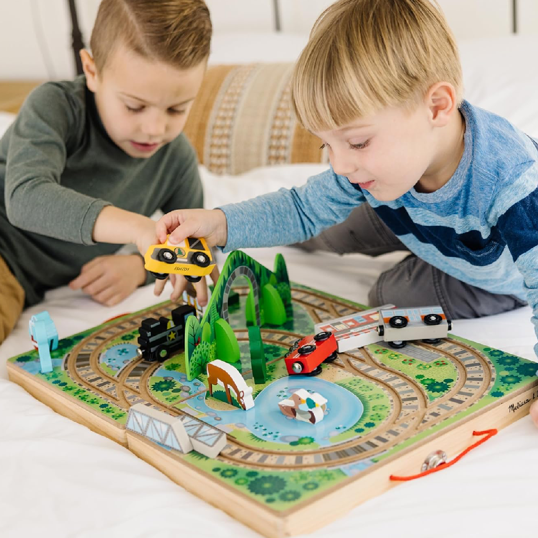 Melissa & Doug 17-Piece Wooden Take-Along Tabletop Railroad 