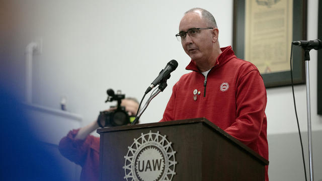 Striking UAW Members Hold Rally At Chicago Union Hall 