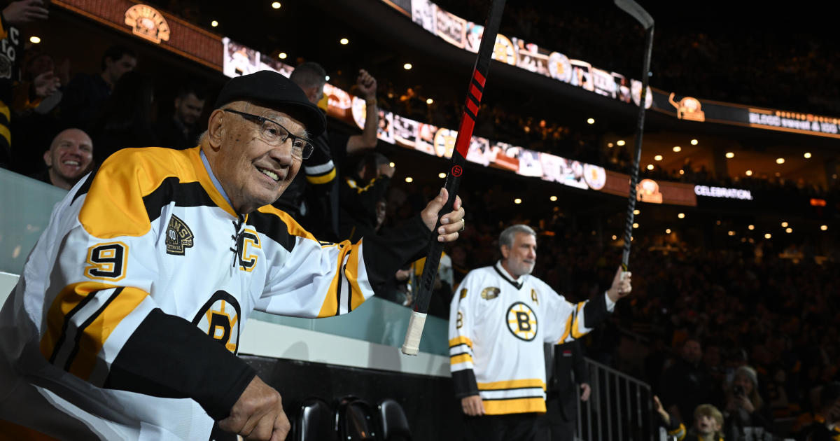 Bruins Unveil Special Throwback Uniforms For 2019 Winter Classic - CBS  Boston