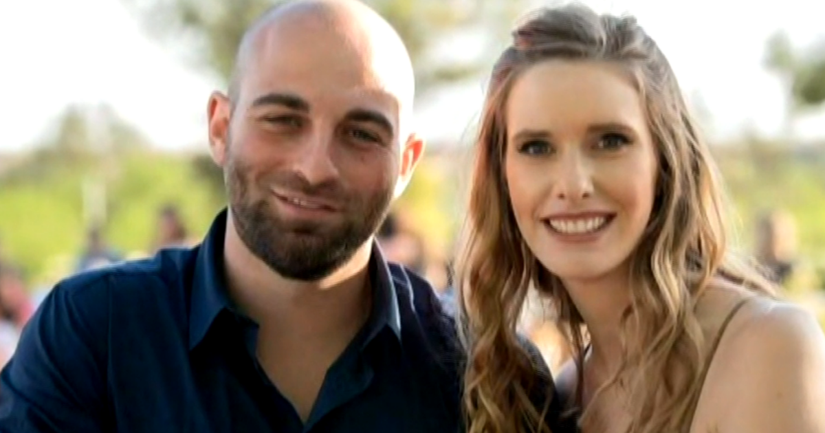 Israeli couple who were killed protecting their twin babies from Hamas gunmen were heroes family says  CBS News Israeli couple who were killed protecting their twin babies from Hamas gunmen were heroes family says  CBS News