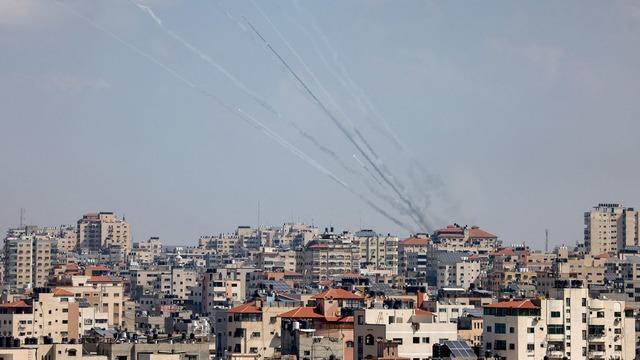 cbsn-fusion-hamas-heightens-attacks-ahead-of-expected-israeli-offensive-thumbnail-2370809-640x360.jpg 