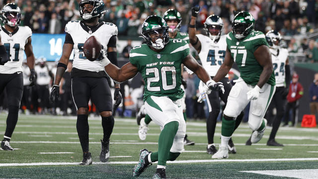 Breece Hall #20 of the New York Jets celebrates a touchdown during the fourth quarter in the game against the Philadelphia Eagles at MetLife Stadium on October 15, 2023 in East Rutherford, New Jersey. 