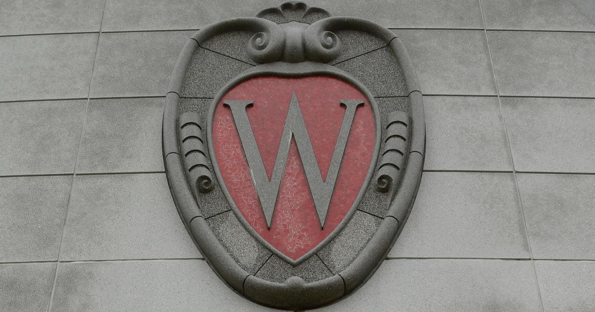 University of Wisconsin-Milwaukee chancellor to step down next year to return to teaching