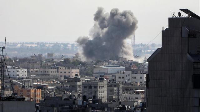 cbsn-fusion-israel-ramps-up-strikes-across-gaza-with-some-rockets-hitting-safe-zones-thumbnail.jpg 