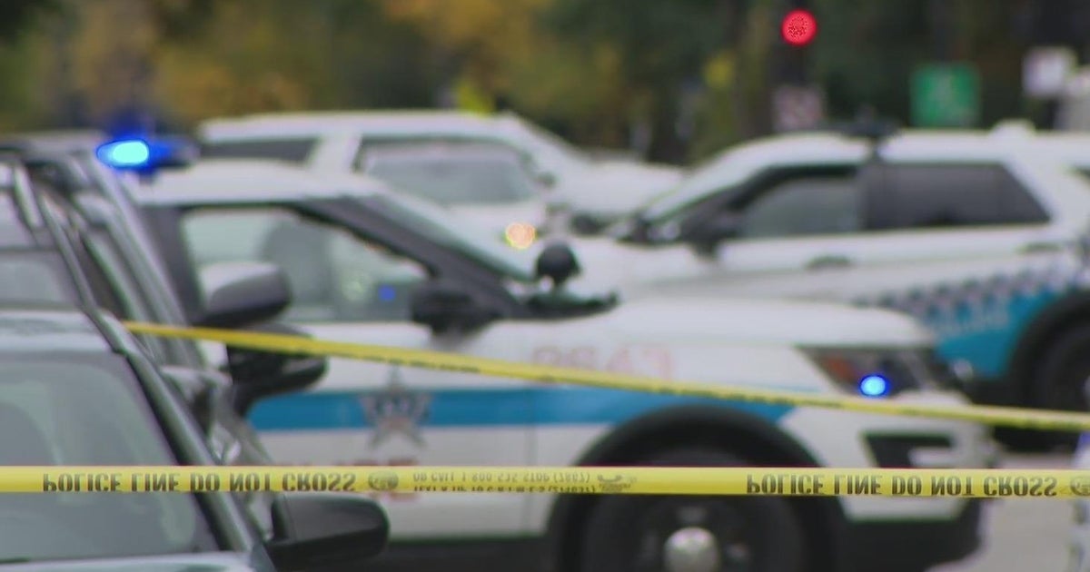 Chicago shooting: 3 teens shot while sitting in car on North Side - CBS ...